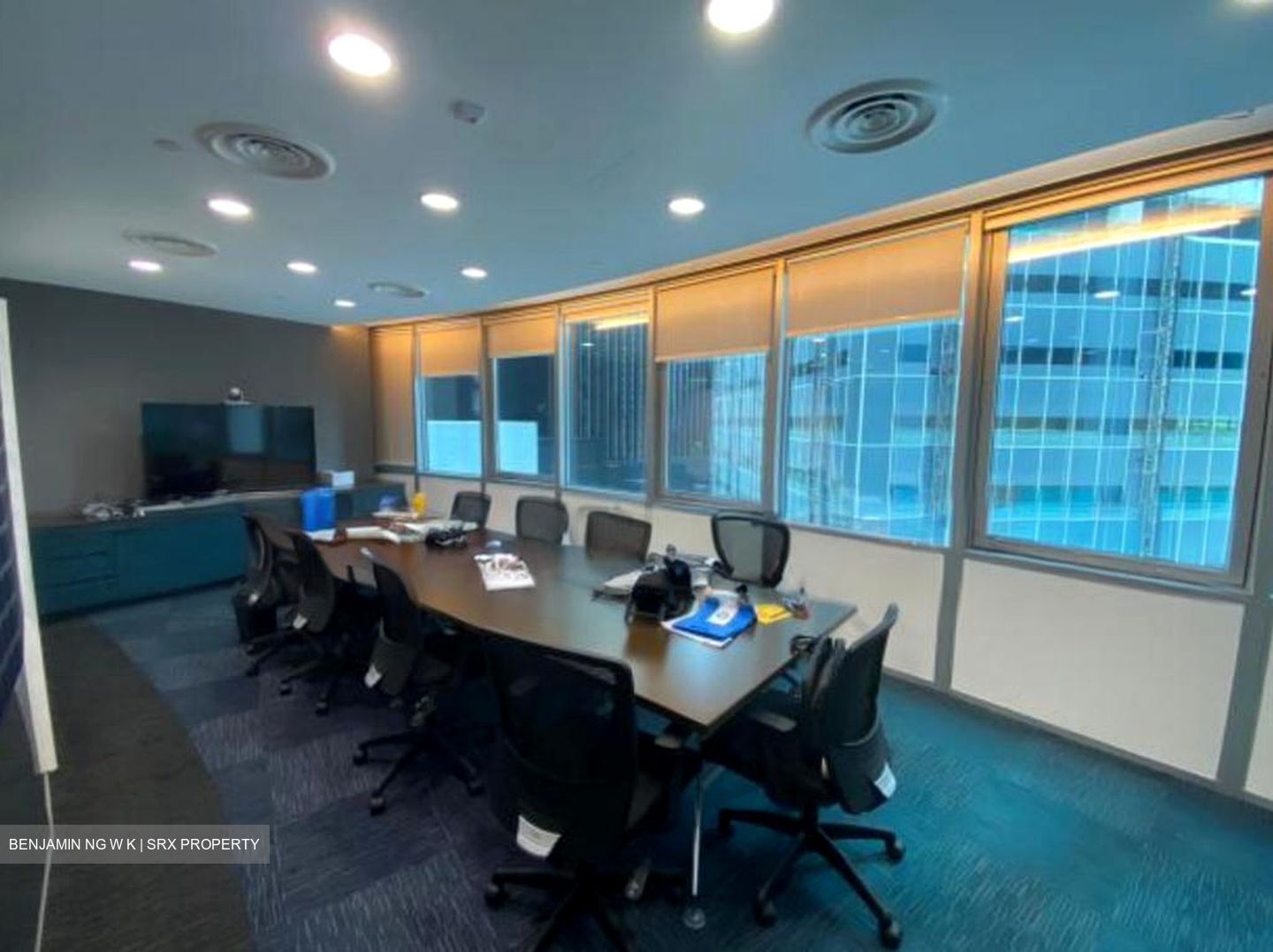 Hsbc Building (D1), Office #527017031